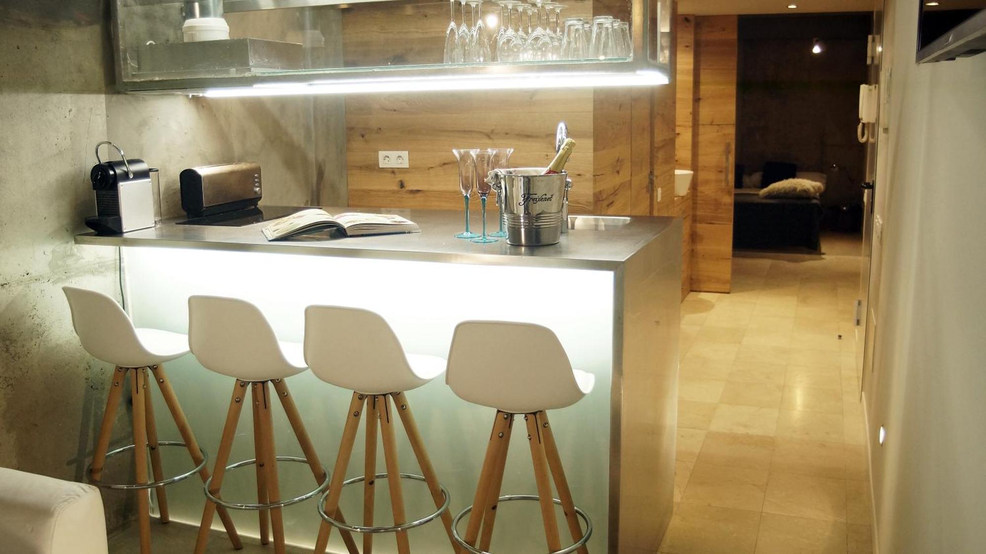 My Space Emirates - Fully Equipped Apartments Near The Beach With Shared Pool Barcelona Quarto foto