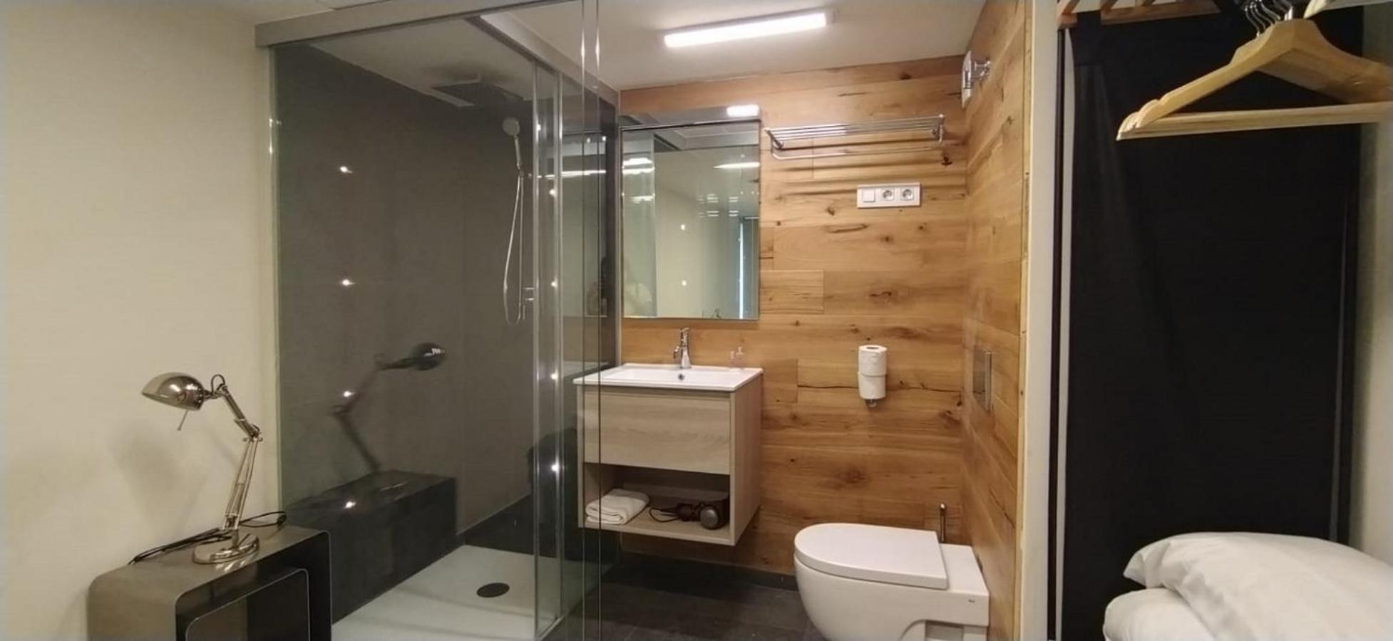 My Space Emirates - Fully Equipped Apartments Near The Beach With Shared Pool Barcelona Quarto foto
