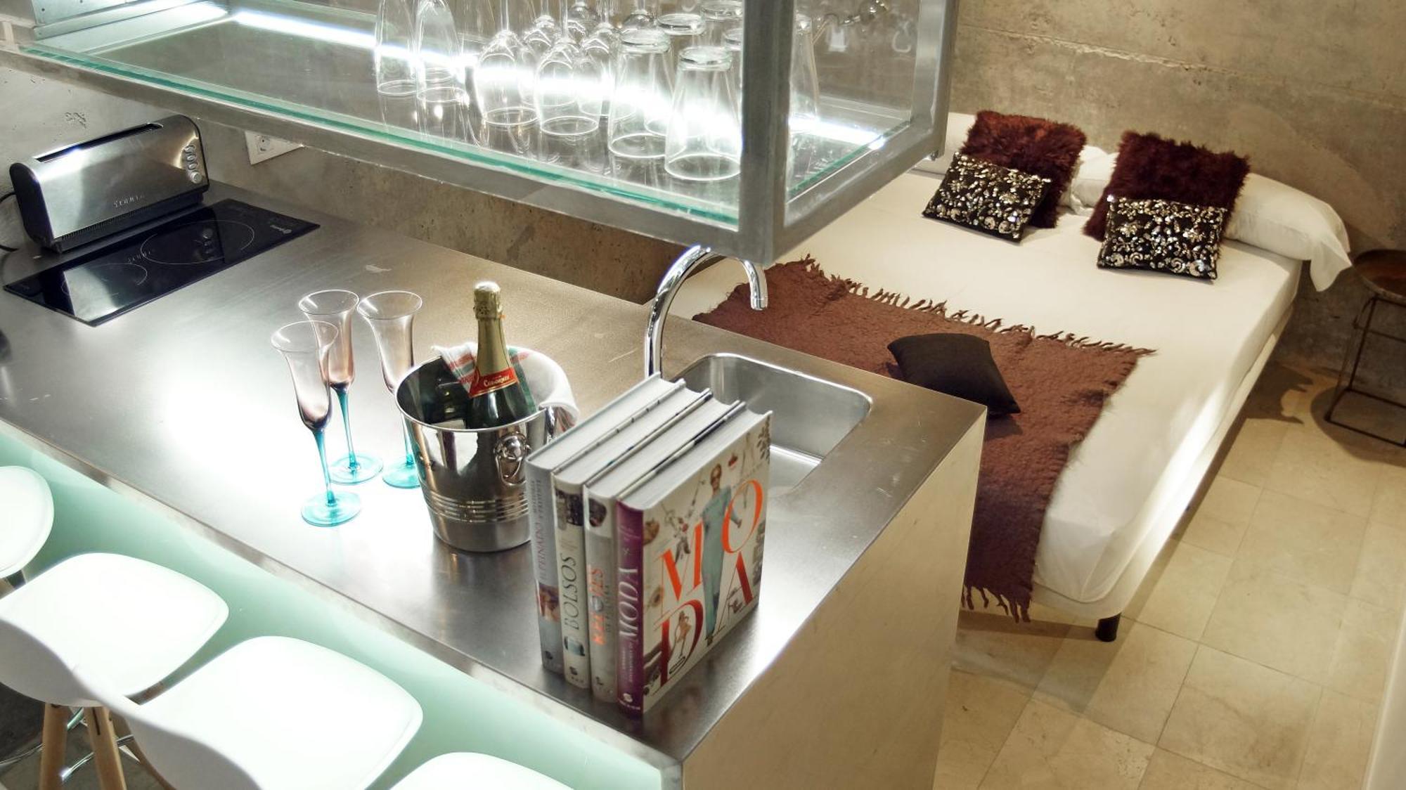 My Space Emirates - Fully Equipped Apartments Near The Beach With Shared Pool Barcelona Quarto foto