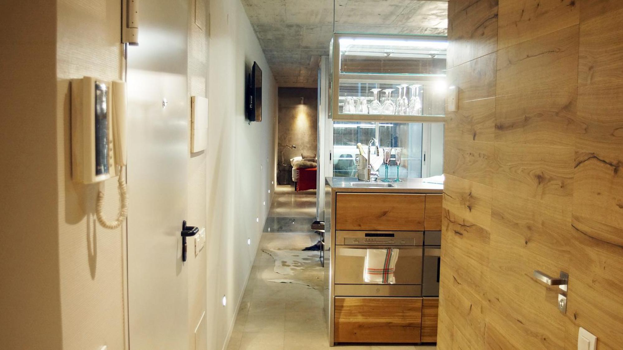 My Space Emirates - Fully Equipped Apartments Near The Beach With Shared Pool Barcelona Quarto foto