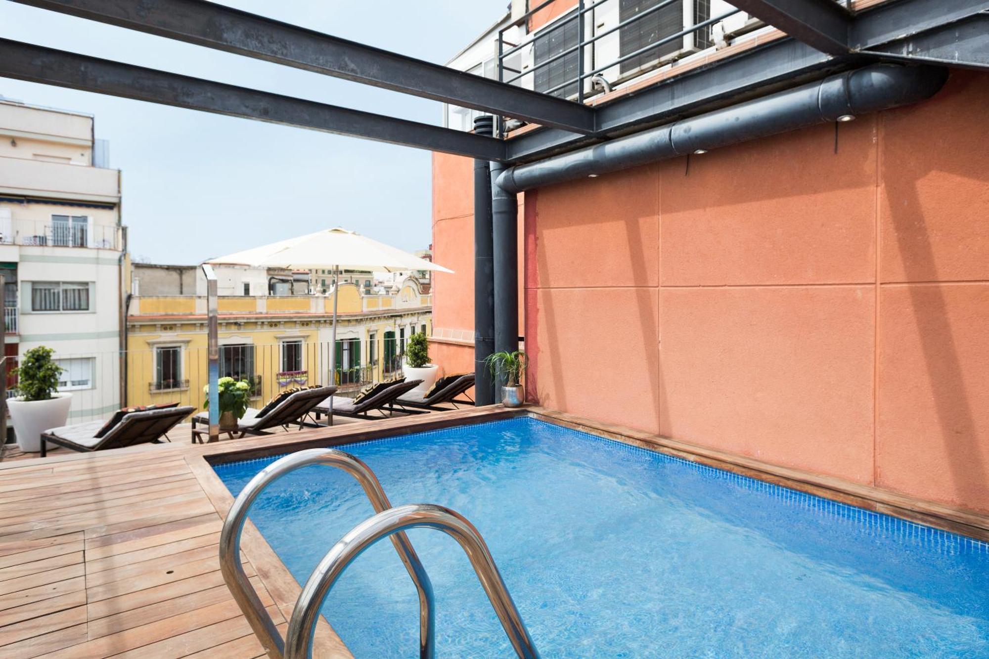 My Space Emirates - Fully Equipped Apartments Near The Beach With Shared Pool Barcelona Exterior foto