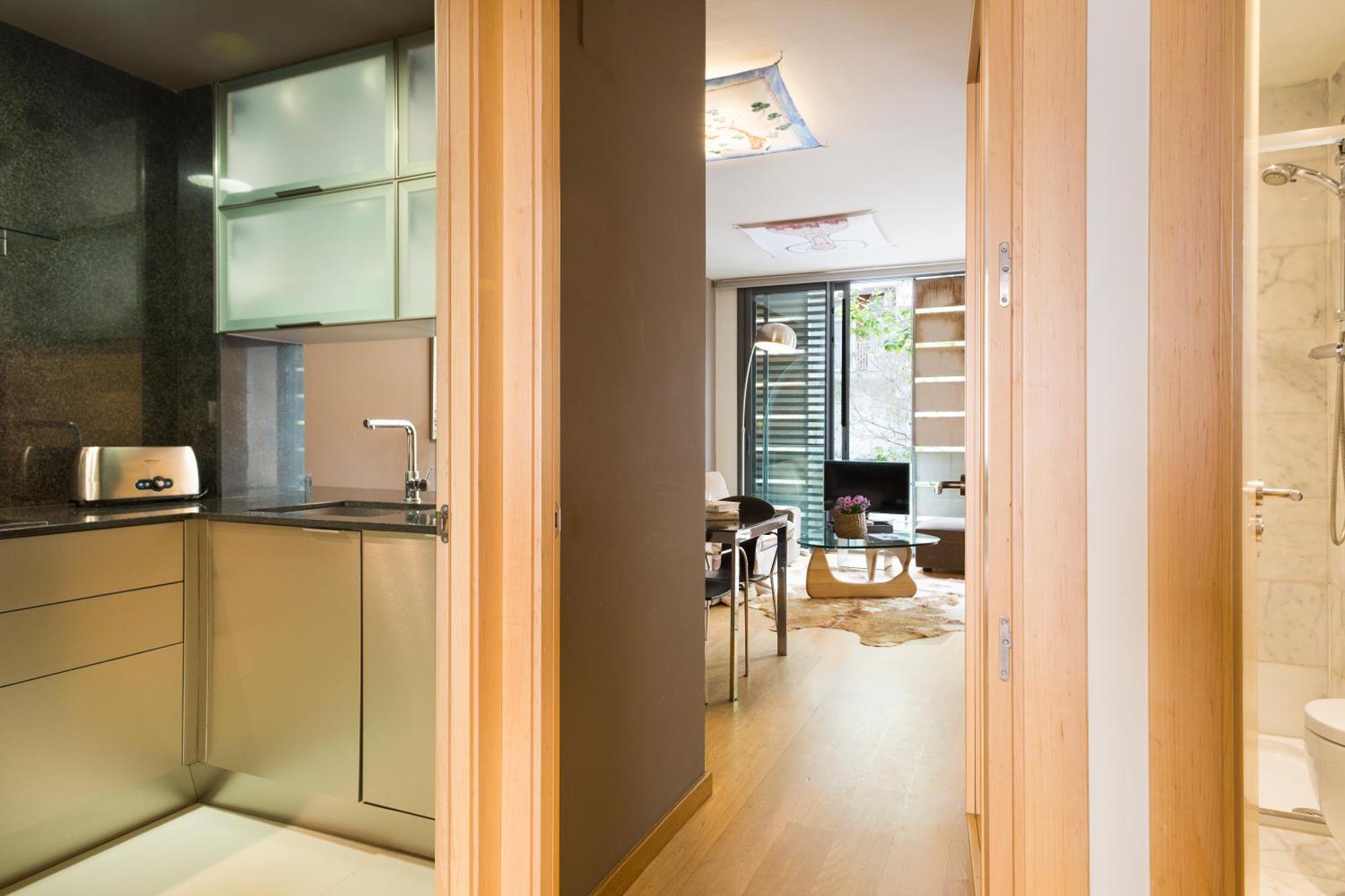 My Space Emirates - Fully Equipped Apartments Near The Beach With Shared Pool Barcelona Exterior foto