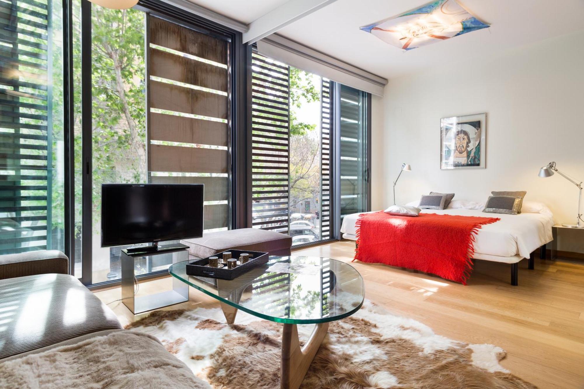 My Space Emirates - Fully Equipped Apartments Near The Beach With Shared Pool Barcelona Exterior foto