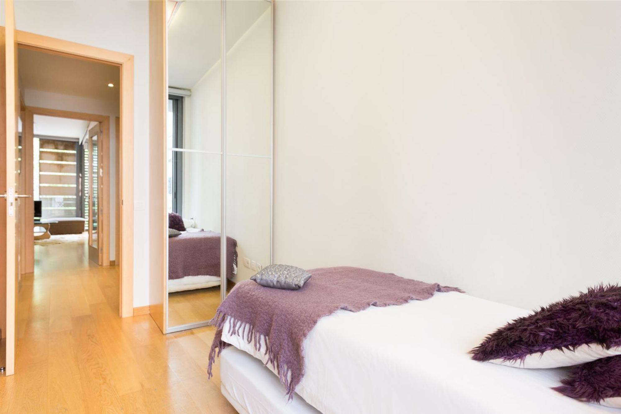 My Space Emirates - Fully Equipped Apartments Near The Beach With Shared Pool Barcelona Exterior foto