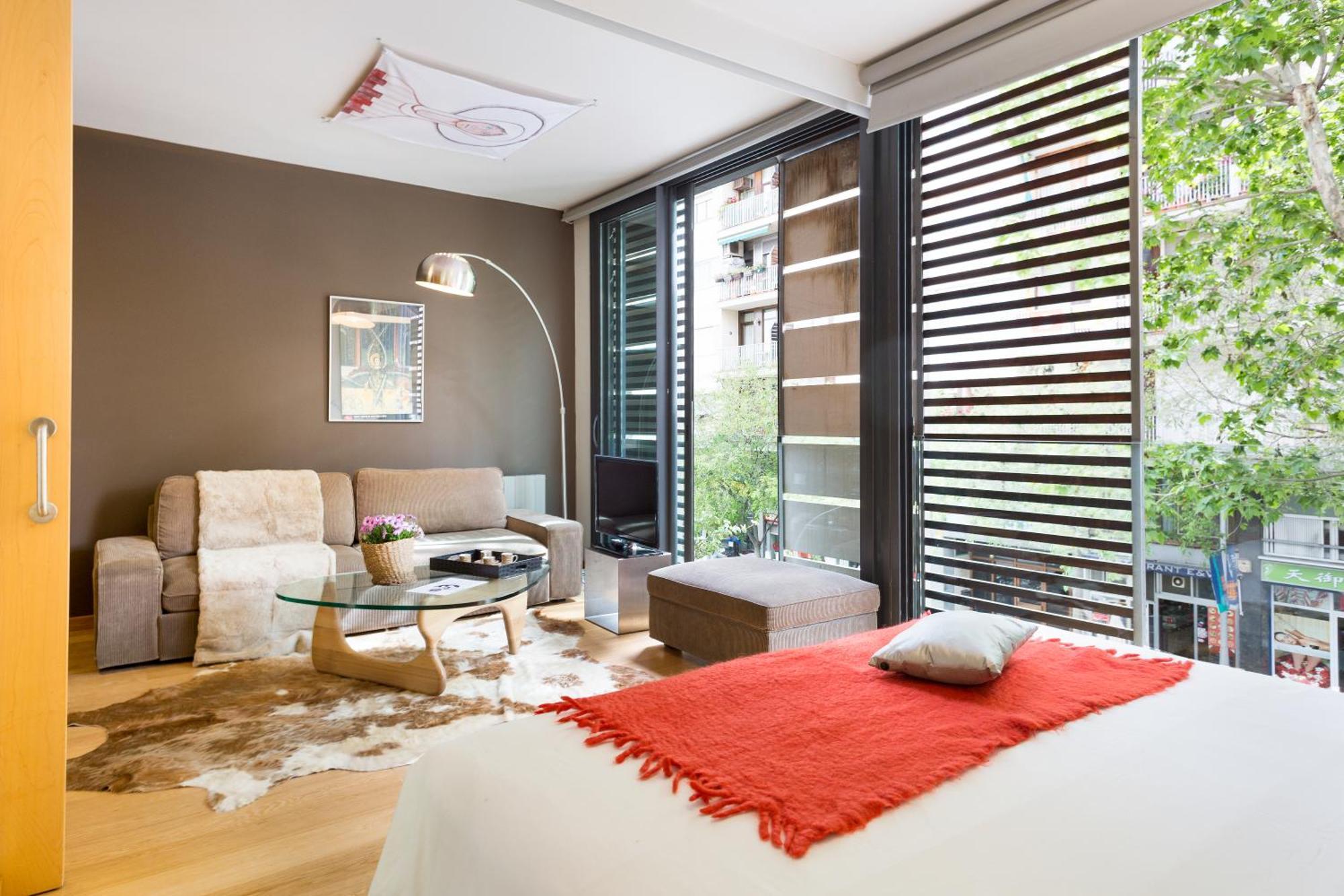 My Space Emirates - Fully Equipped Apartments Near The Beach With Shared Pool Barcelona Exterior foto