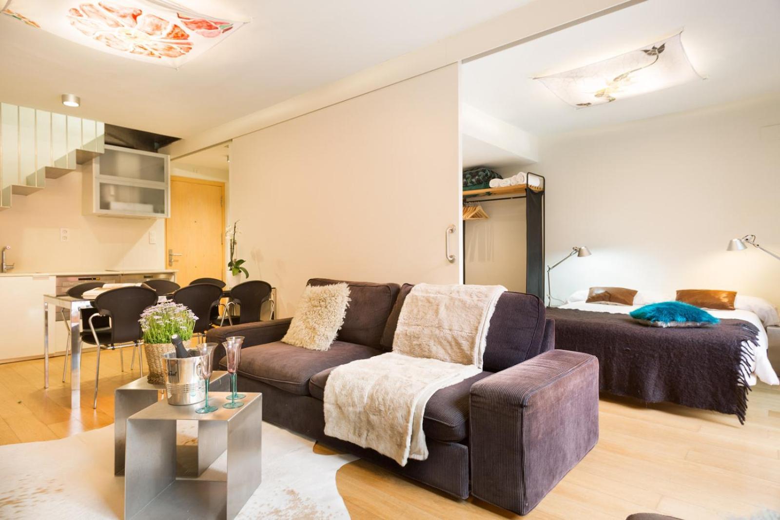 My Space Emirates - Fully Equipped Apartments Near The Beach With Shared Pool Barcelona Exterior foto